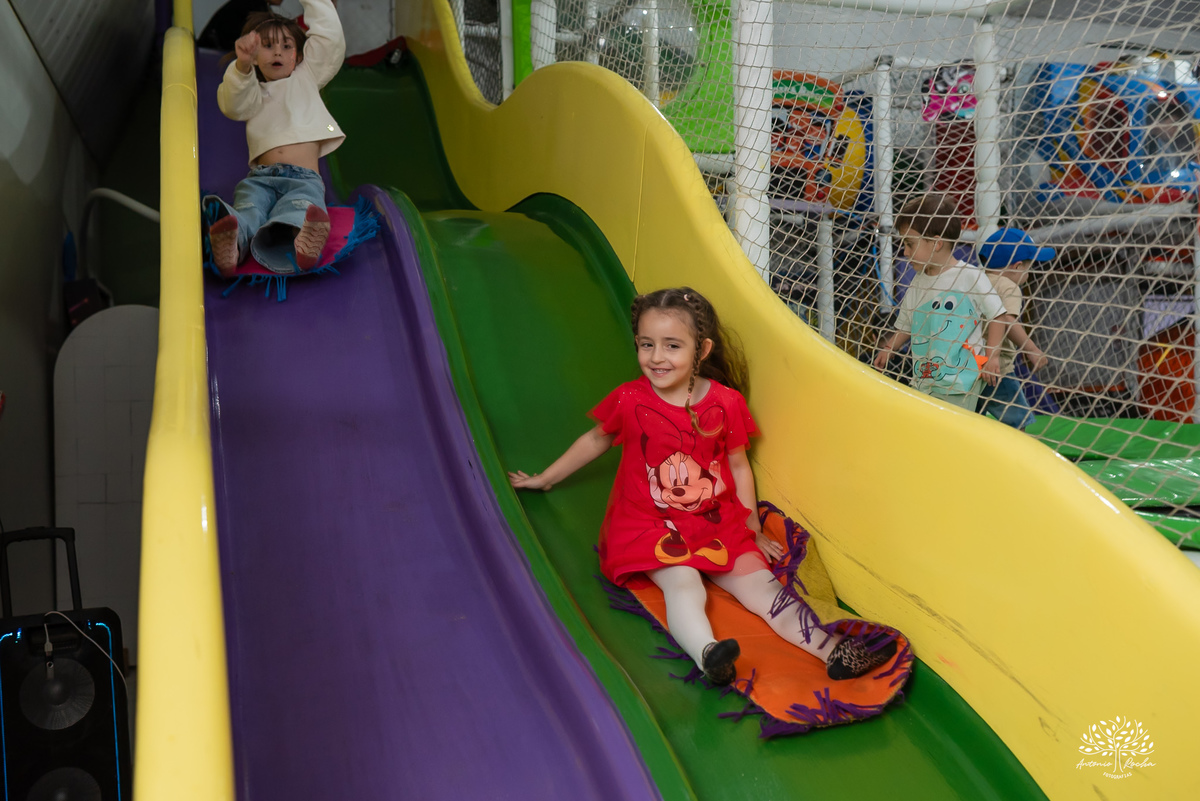 aniversário infantil - fotografia de aniversário - fotógrafo infantil - festa de criança - momentos espontâneos - memórias de infância - fotografia de família - fotografia documental e de eventos - salão Arte e Riso - Pelotas- Antonio Rocha Fotografias