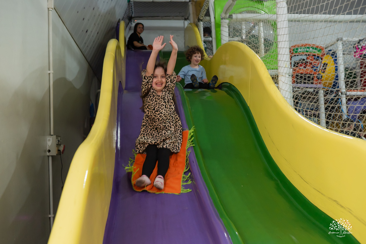 aniversário infantil - fotografia de aniversário - fotógrafo infantil - festa de criança - momentos espontâneos - memórias de infância - fotografia de família - fotografia documental e de eventos - salão Arte e Riso - Pelotas- Antonio Rocha Fotografias