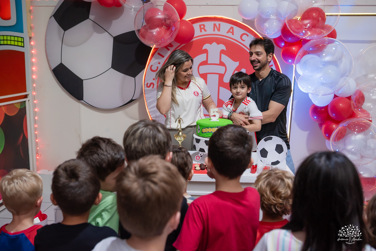aniversário infantil - fotografia de aniversário - fotógrafo infantil - festa de criança - momentos espontâneos - memórias de infância - fotografia de família - fotografia documental e de eventos - salão Arte e Riso - Pelotas- Antonio Rocha Fotografias