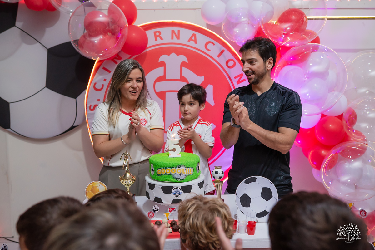 aniversário infantil - fotografia de aniversário - fotógrafo infantil - festa de criança - momentos espontâneos - memórias de infância - fotografia de família - fotografia documental e de eventos - salão Arte e Riso - Pelotas- Antonio Rocha Fotografias