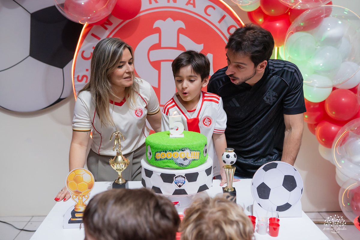 aniversário infantil - fotografia de aniversário - fotógrafo infantil - festa de criança - momentos espontâneos - memórias de infância - fotografia de família - fotografia documental e de eventos - salão Arte e Riso - Pelotas- Antonio Rocha Fotografias