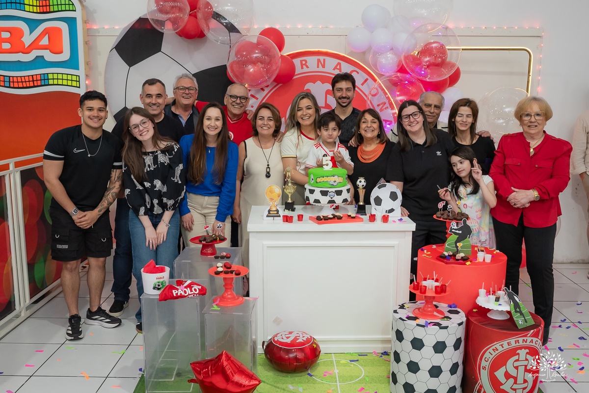 aniversário infantil - fotografia de aniversário - fotógrafo infantil - festa de criança - momentos espontâneos - memórias de infância - fotografia de família - fotografia documental e de eventos - salão Arte e Riso - Pelotas- Antonio Rocha Fotografias