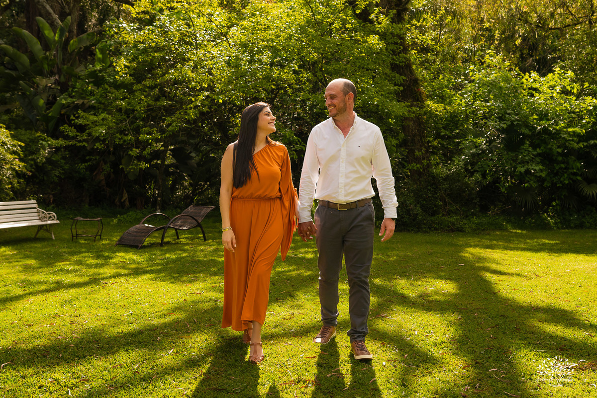 ensaio pré wedding - fotografia de casal - pré casamento Pelotas - Charqueada Santa Rita - Pousada Santa Rita - fotos românticas - pôr do sol - fotógrafo Antonio Rocha - ensaio Maria e Rodrigo - casal do Uruguay - amor - Pelotas RS - fotógrafo casamento