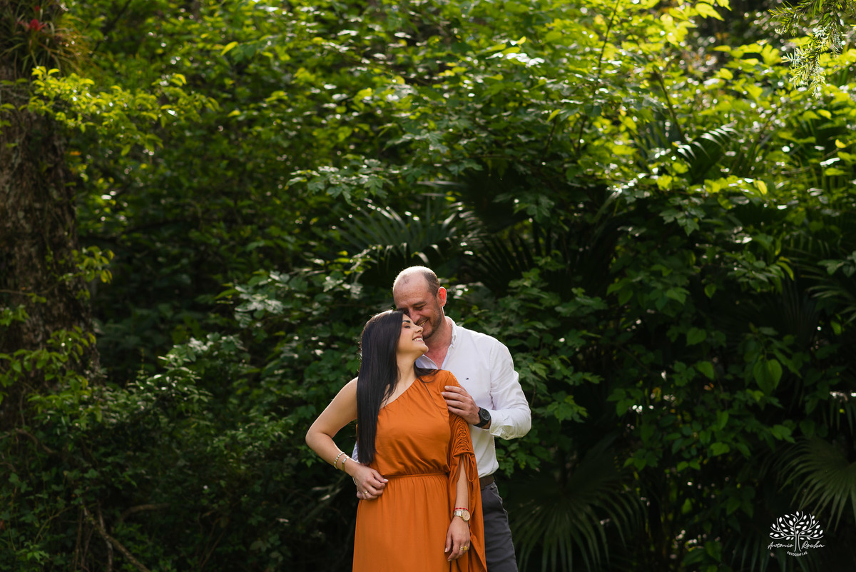 ensaio pré wedding - fotografia de casal - pré casamento Pelotas - Charqueada Santa Rita - Pousada Santa Rita - fotos românticas - pôr do sol - fotógrafo Antonio Rocha - ensaio Maria e Rodrigo - casal do Uruguay - amor - Pelotas RS - fotógrafo casamento