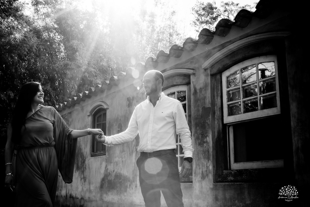 ensaio pré wedding - fotografia de casal - pré casamento Pelotas - Charqueada Santa Rita - Pousada Santa Rita - fotos românticas - pôr do sol - fotógrafo Antonio Rocha - ensaio Maria e Rodrigo - casal do Uruguay - amor - Pelotas RS - fotógrafo casamento