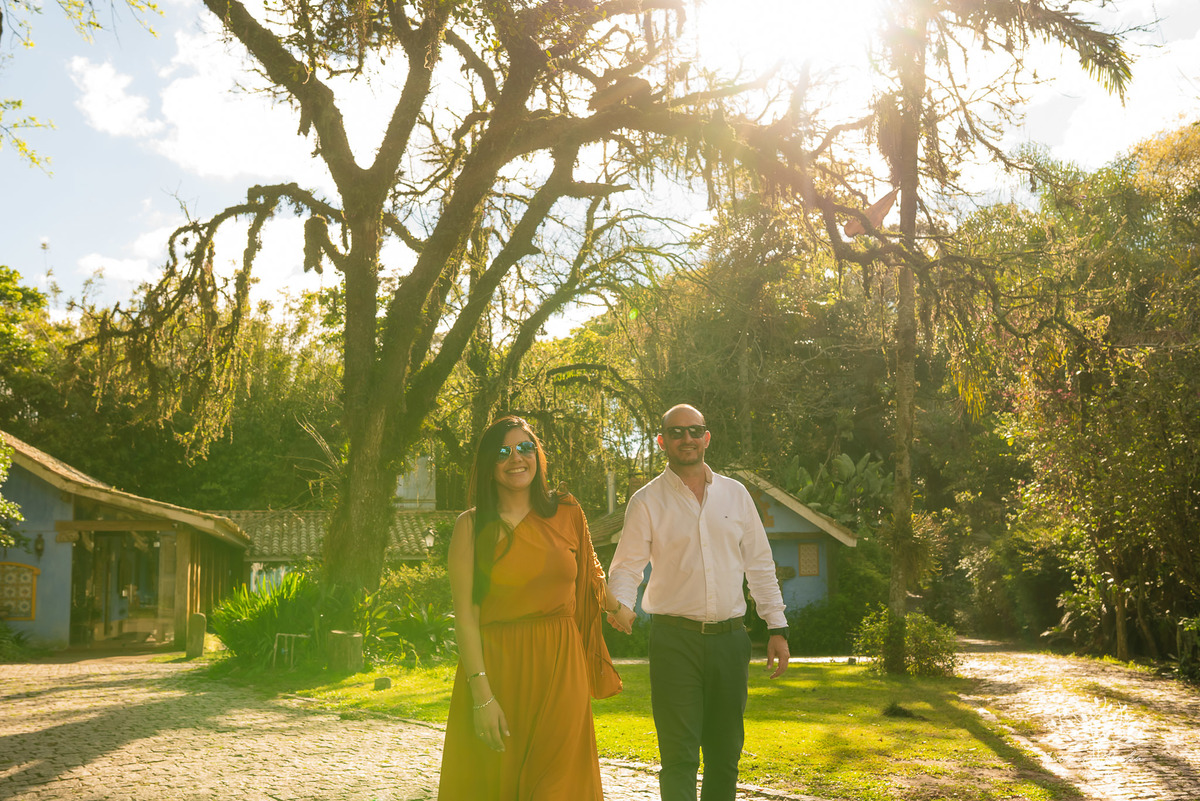 ensaio pré wedding - fotografia de casal - pré casamento Pelotas - Charqueada Santa Rita - Pousada Santa Rita - fotos românticas - pôr do sol - fotógrafo Antonio Rocha - ensaio Maria e Rodrigo - casal do Uruguay - amor - Pelotas RS - fotógrafo casamento