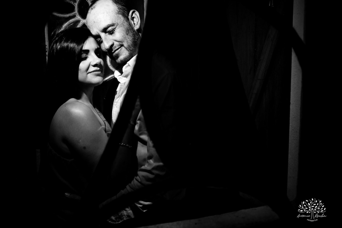 ensaio pré wedding - fotografia de casal - pré casamento Pelotas - Charqueada Santa Rita - Pousada Santa Rita - fotos românticas - pôr do sol - fotógrafo Antonio Rocha - ensaio Maria e Rodrigo - casal do Uruguay - amor - Pelotas RS - fotógrafo casamento