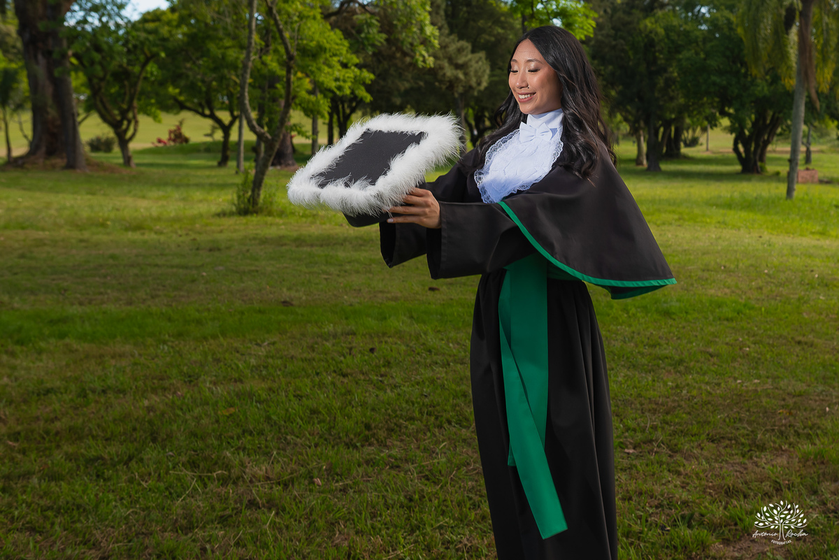formatura em medicina-ensaio pré-formatura-prova de toga-fotografia de formatura-fotógrafo em Pelotas-fotografia emocional-memórias afetivas-conquista acadêmica-médica formada-sessão fotográfica-fotografia profissional - Guadalajara - Clube Campestre