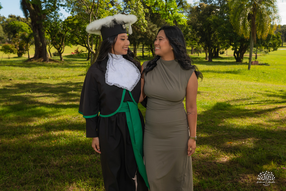formatura em medicina-ensaio pré-formatura-prova de toga-fotografia de formatura-fotógrafo em Pelotas-fotografia emocional-memórias afetivas-conquista acadêmica-médica formada-sessão fotográfica-fotografia profissional - Guadalajara - Clube Campestre