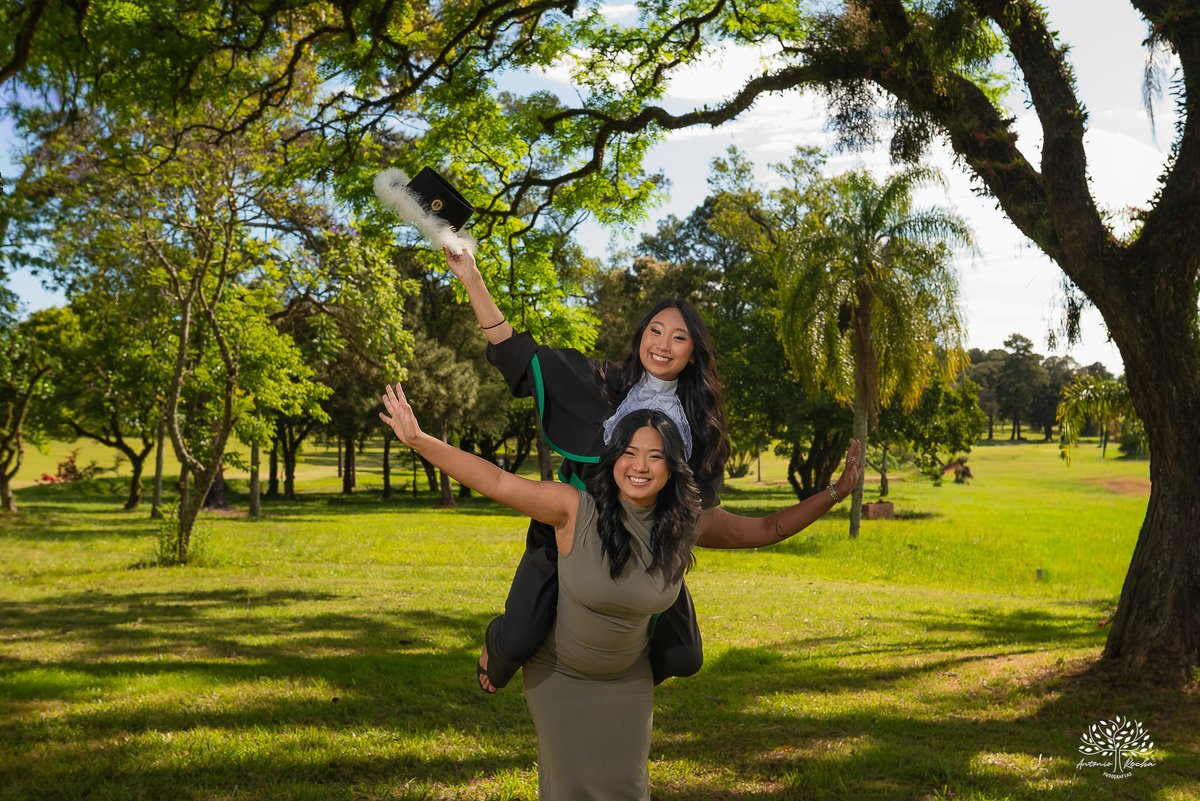formatura em medicina-ensaio pré-formatura-prova de toga-fotografia de formatura-fotógrafo em Pelotas-fotografia emocional-memórias afetivas-conquista acadêmica-médica formada-sessão fotográfica-fotografia profissional - Guadalajara - Clube Campestre