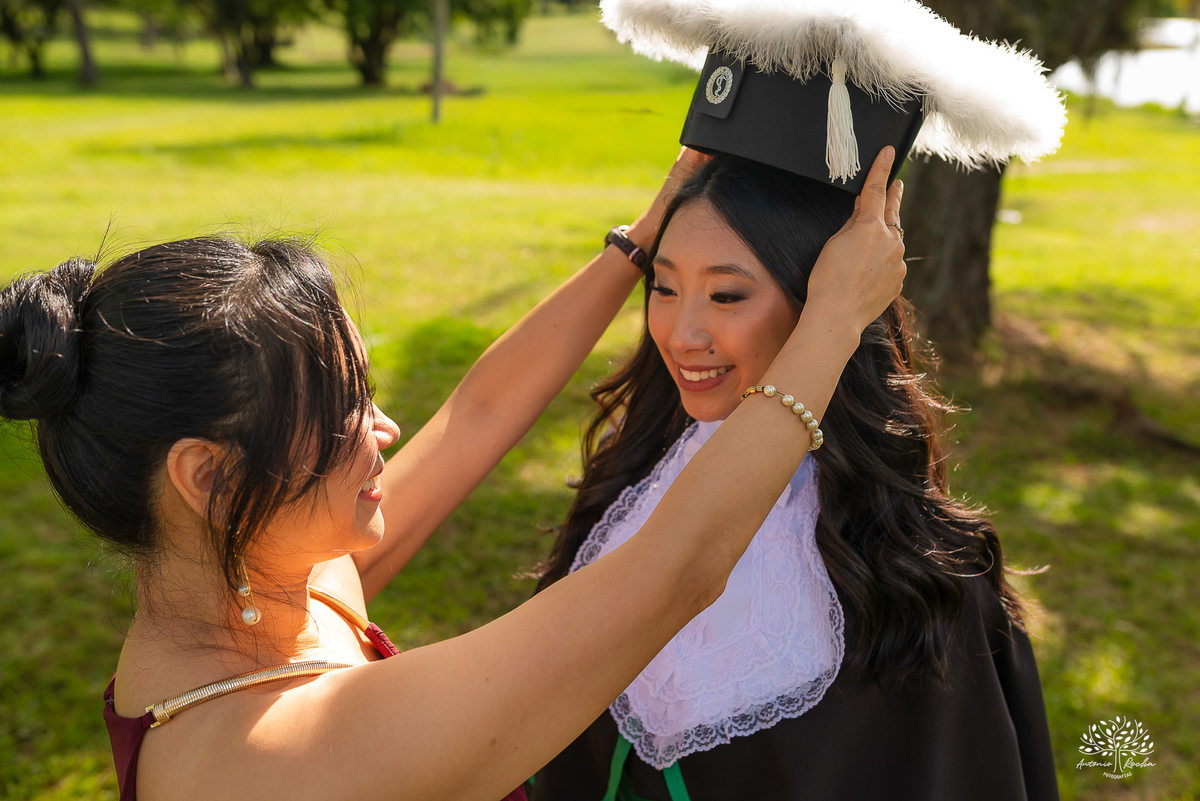 formatura em medicina-ensaio pré-formatura-prova de toga-fotografia de formatura-fotógrafo em Pelotas-fotografia emocional-memórias afetivas-conquista acadêmica-médica formada-sessão fotográfica-fotografia profissional - Guadalajara - Clube Campestre