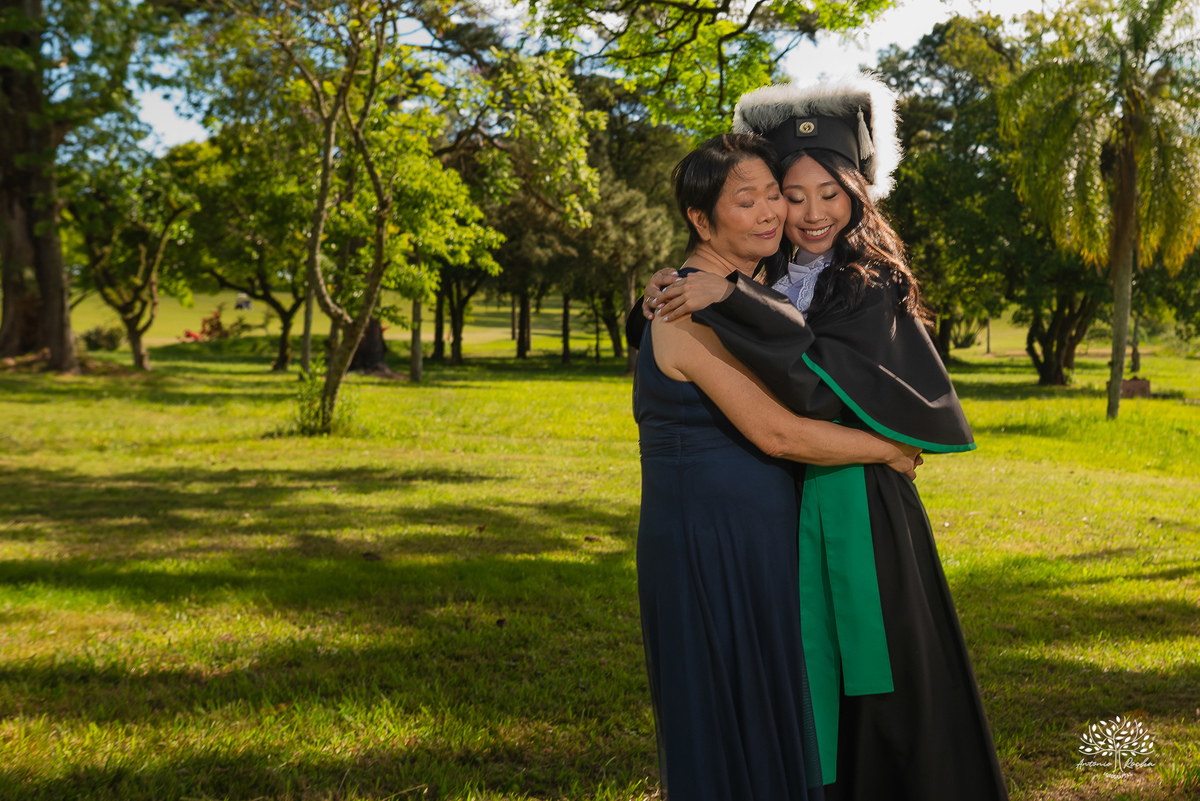 formatura em medicina-ensaio pré-formatura-prova de toga-fotografia de formatura-fotógrafo em Pelotas-fotografia emocional-memórias afetivas-conquista acadêmica-médica formada-sessão fotográfica-fotografia profissional - Guadalajara - Clube Campestre