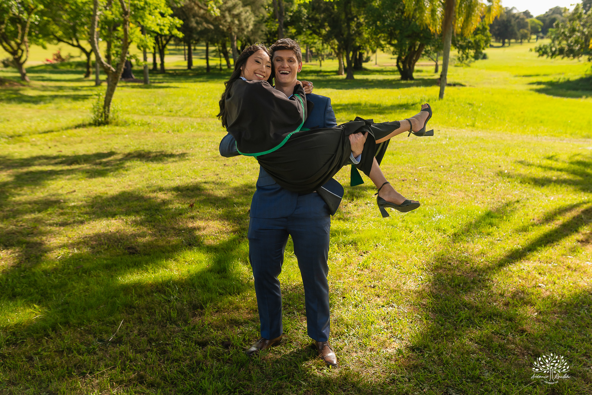 formatura em medicina-ensaio pré-formatura-prova de toga-fotografia de formatura-fotógrafo em Pelotas-fotografia emocional-memórias afetivas-conquista acadêmica-médica formada-sessão fotográfica-fotografia profissional - Guadalajara - Clube Campestre