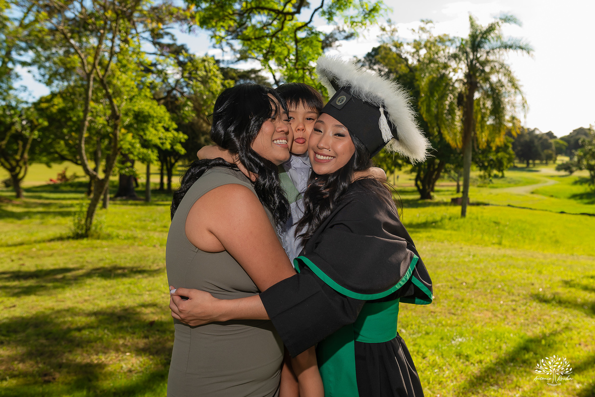 formatura em medicina-ensaio pré-formatura-prova de toga-fotografia de formatura-fotógrafo em Pelotas-fotografia emocional-memórias afetivas-conquista acadêmica-médica formada-sessão fotográfica-fotografia profissional - Guadalajara - Clube Campestre