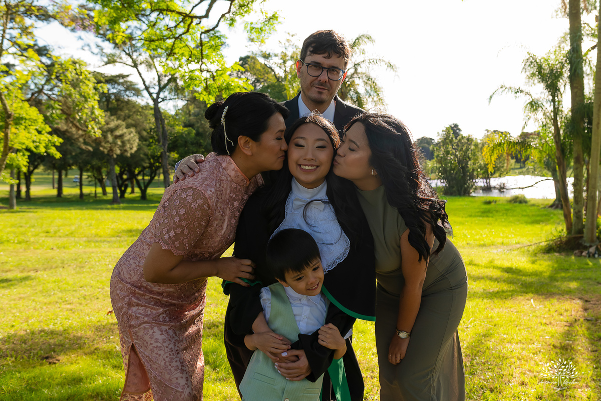 formatura em medicina-ensaio pré-formatura-prova de toga-fotografia de formatura-fotógrafo em Pelotas-fotografia emocional-memórias afetivas-conquista acadêmica-médica formada-sessão fotográfica-fotografia profissional - Guadalajara - Clube Campestre