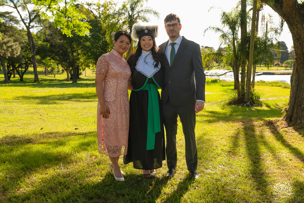formatura em medicina-ensaio pré-formatura-prova de toga-fotografia de formatura-fotógrafo em Pelotas-fotografia emocional-memórias afetivas-conquista acadêmica-médica formada-sessão fotográfica-fotografia profissional - Guadalajara - Clube Campestre