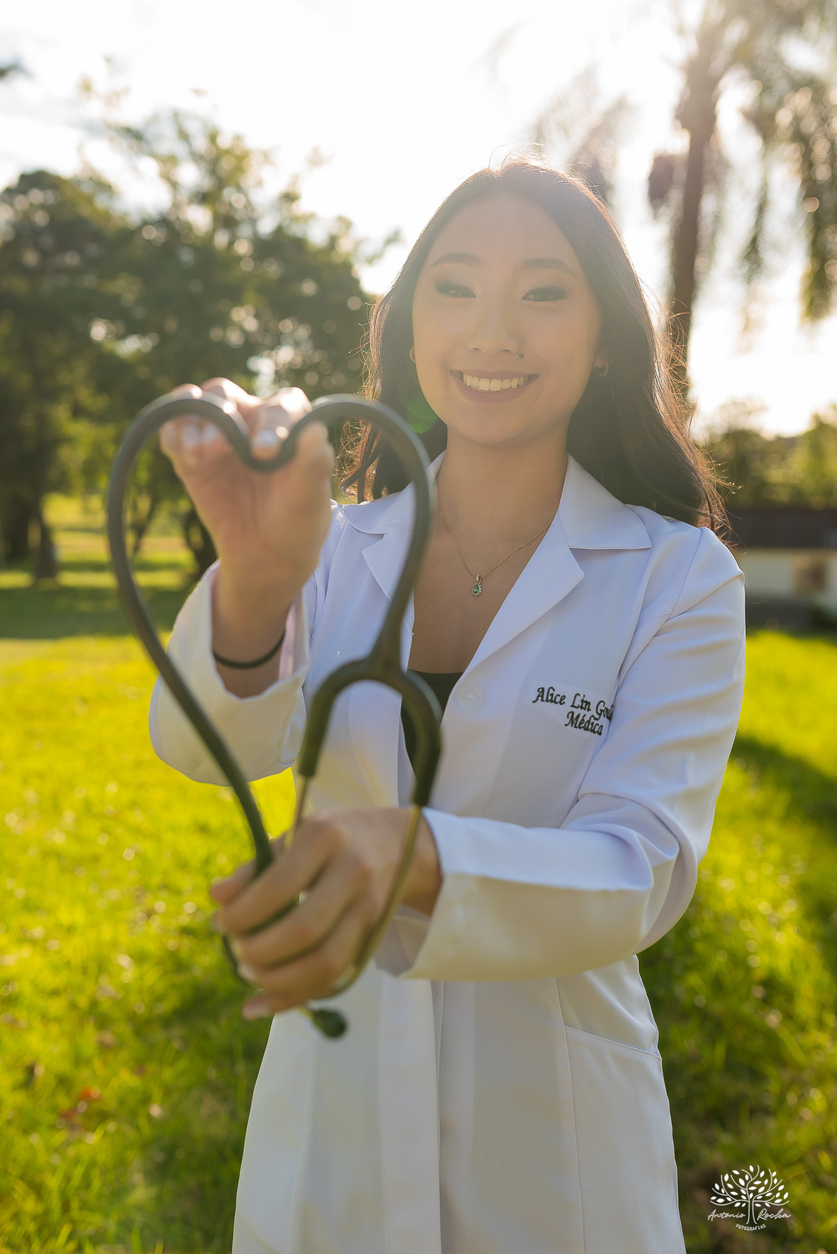 formatura em medicina-ensaio pré-formatura-prova de toga-fotografia de formatura-fotógrafo em Pelotas-fotografia emocional-memórias afetivas-conquista acadêmica-médica formada-sessão fotográfica-fotografia profissional - Guadalajara - Clube Campestre