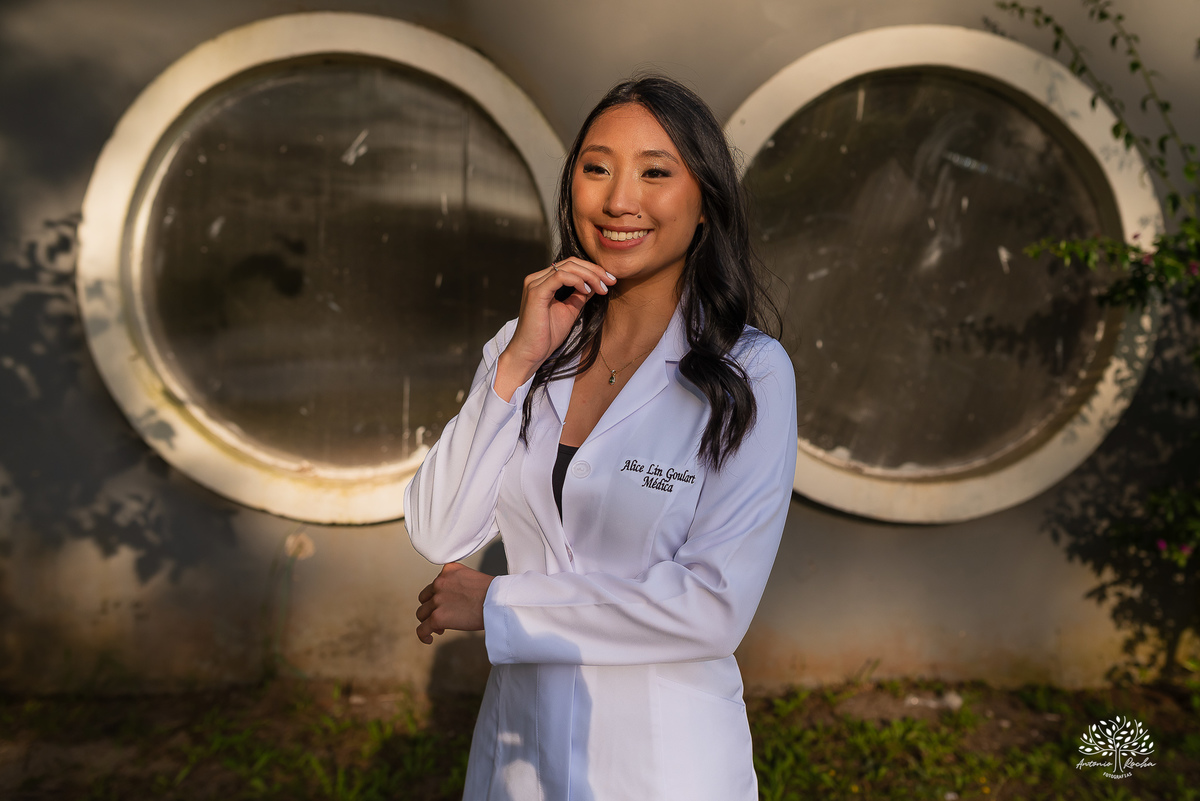 formatura em medicina-ensaio pré-formatura-prova de toga-fotografia de formatura-fotógrafo em Pelotas-fotografia emocional-memórias afetivas-conquista acadêmica-médica formada-sessão fotográfica-fotografia profissional - Guadalajara - Clube Campestre