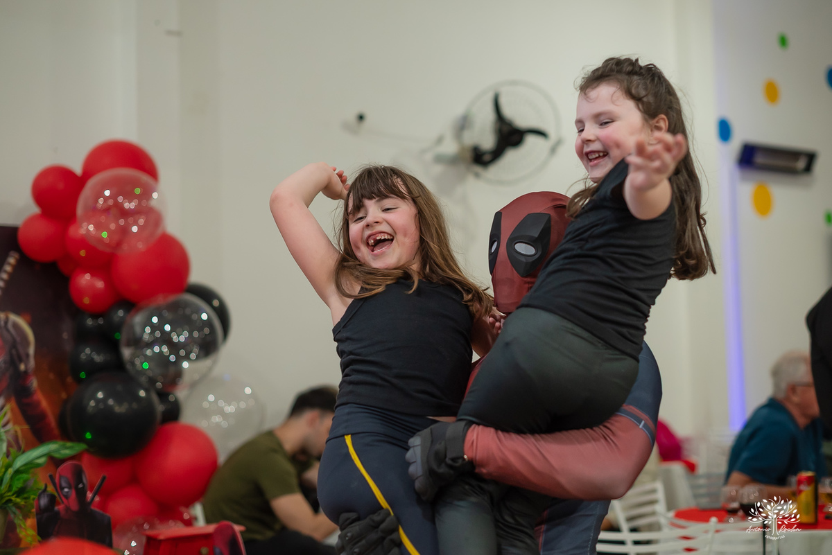 fotografia infantil - aniversário em dobro - festa de irmãos - fotógrafo infantil - registro de memórias - fotografia de família - festa temática - Deadpool e princesa - infância feliz - Antonio Rocha Fotografias – Pelotas – Loly Pop - Meu herói - labamba