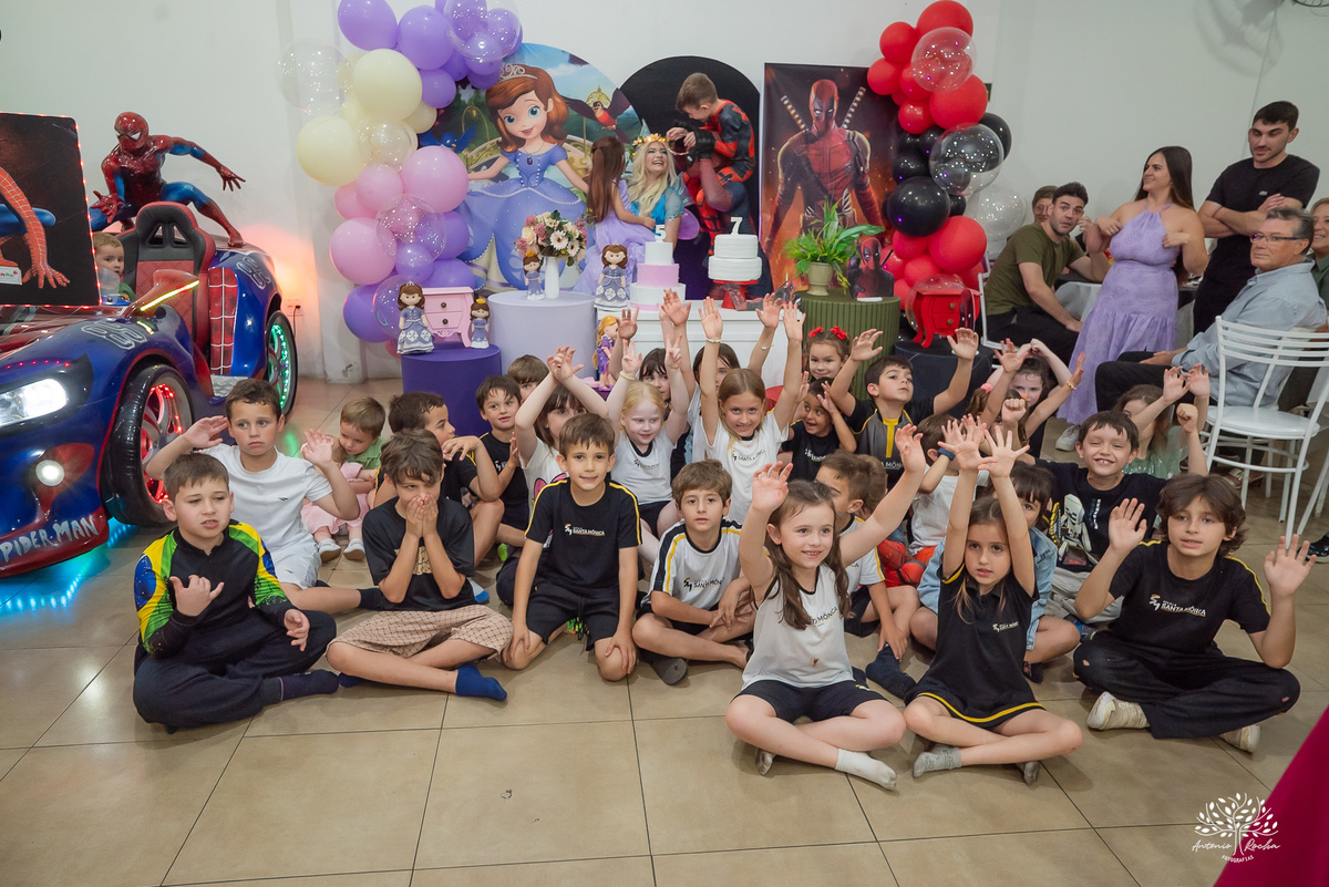 fotografia infantil - aniversário em dobro - festa de irmãos - fotógrafo infantil - registro de memórias - fotografia de família - festa temática - Deadpool e princesa - infância feliz - Antonio Rocha Fotografias – Pelotas – Loly Pop - Meu herói - labamba