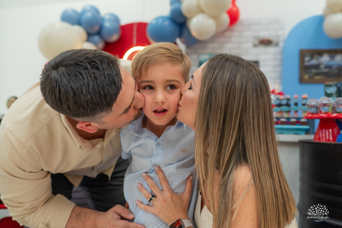 fotografia-infantil - festa-infantil - fotógrafo - aniversário-6-anos - Matteo - família - carinho - memória - registro-afetivo - infância - alegria - emoção - Roxito - chuva-de-neve - Pelotas - Antonio-Rocha-Fotografias - storytelling-visual - Cliff kids