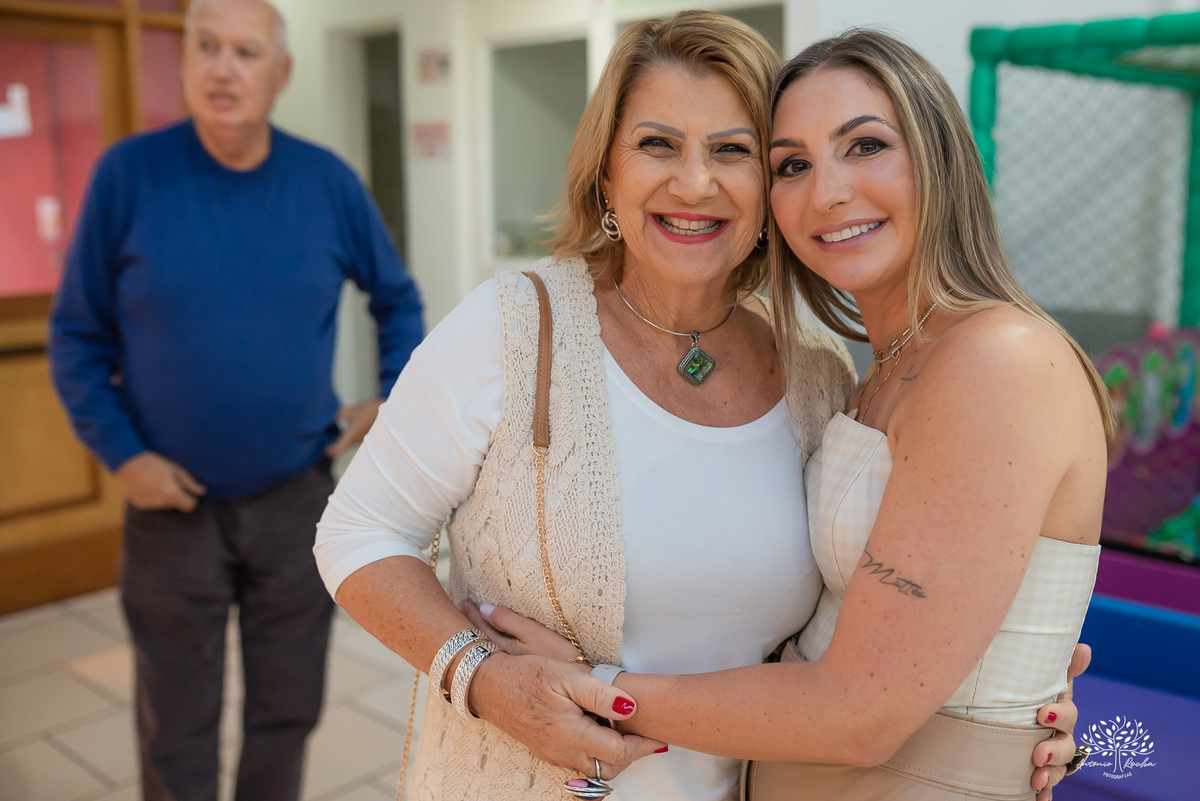 fotografia-infantil - festa-infantil - fotógrafo - aniversário-6-anos - Matteo - família - carinho - memória - registro-afetivo - infância - alegria - emoção - Roxito - chuva-de-neve - Pelotas - Antonio-Rocha-Fotografias - storytelling-visual - Cliff kids