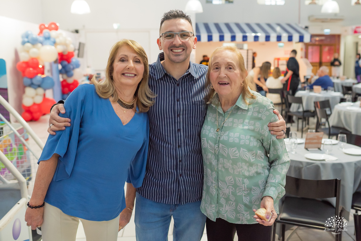 fotografia-infantil - festa-infantil - fotógrafo - aniversário-6-anos - Matteo - família - carinho - memória - registro-afetivo - infância - alegria - emoção - Roxito - chuva-de-neve - Pelotas - Antonio-Rocha-Fotografias - storytelling-visual - Cliff kids
