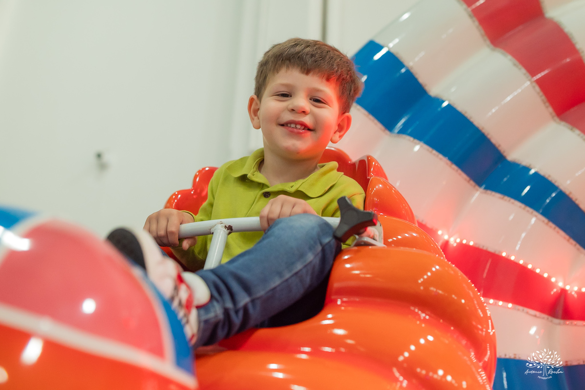 fotografia-infantil - festa-infantil - fotógrafo - aniversário-6-anos - Matteo - família - carinho - memória - registro-afetivo - infância - alegria - emoção - Roxito - chuva-de-neve - Pelotas - Antonio-Rocha-Fotografias - storytelling-visual - Cliff kids