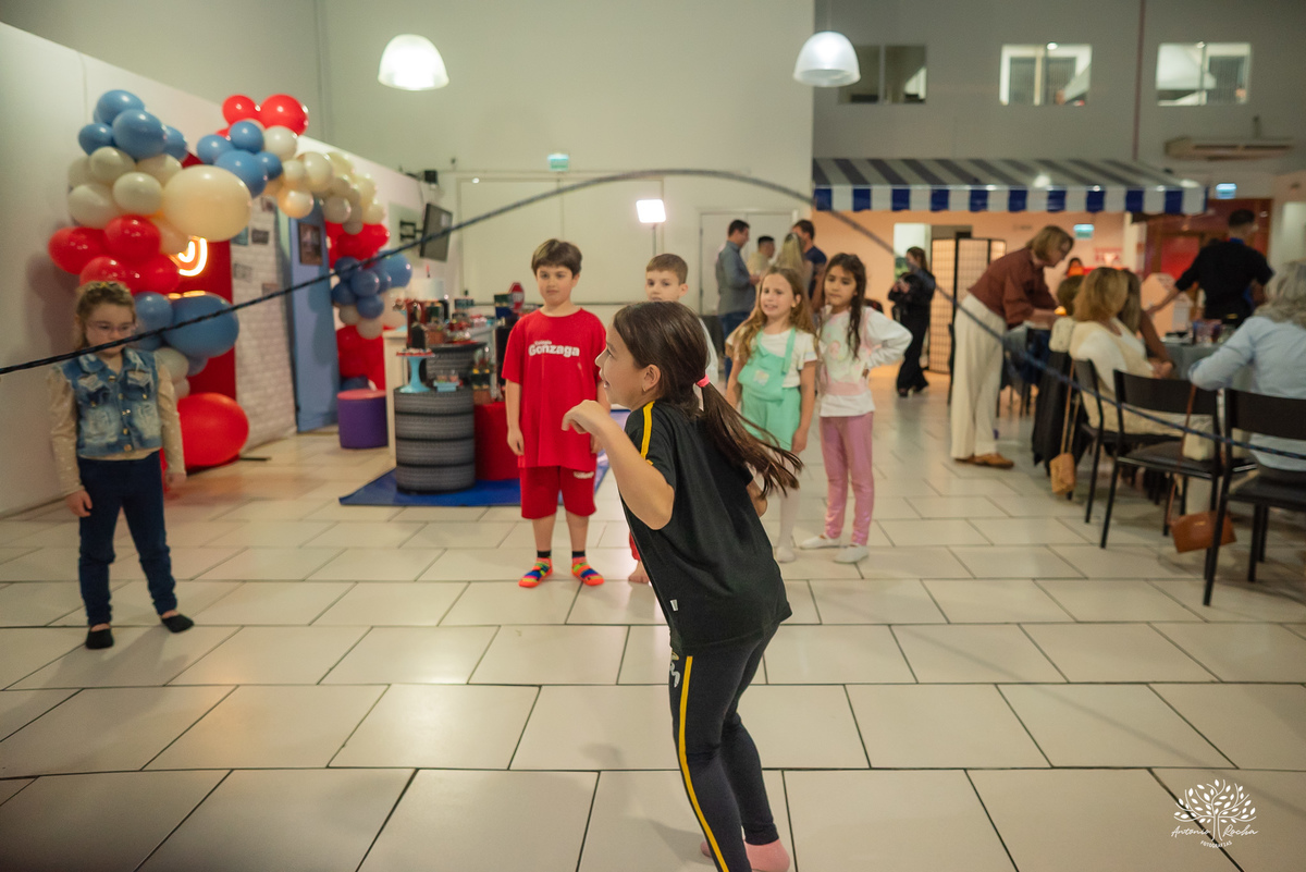 fotografia-infantil - festa-infantil - fotógrafo - aniversário-6-anos - Matteo - família - carinho - memória - registro-afetivo - infância - alegria - emoção - Roxito - chuva-de-neve - Pelotas - Antonio-Rocha-Fotografias - storytelling-visual - Cliff kids