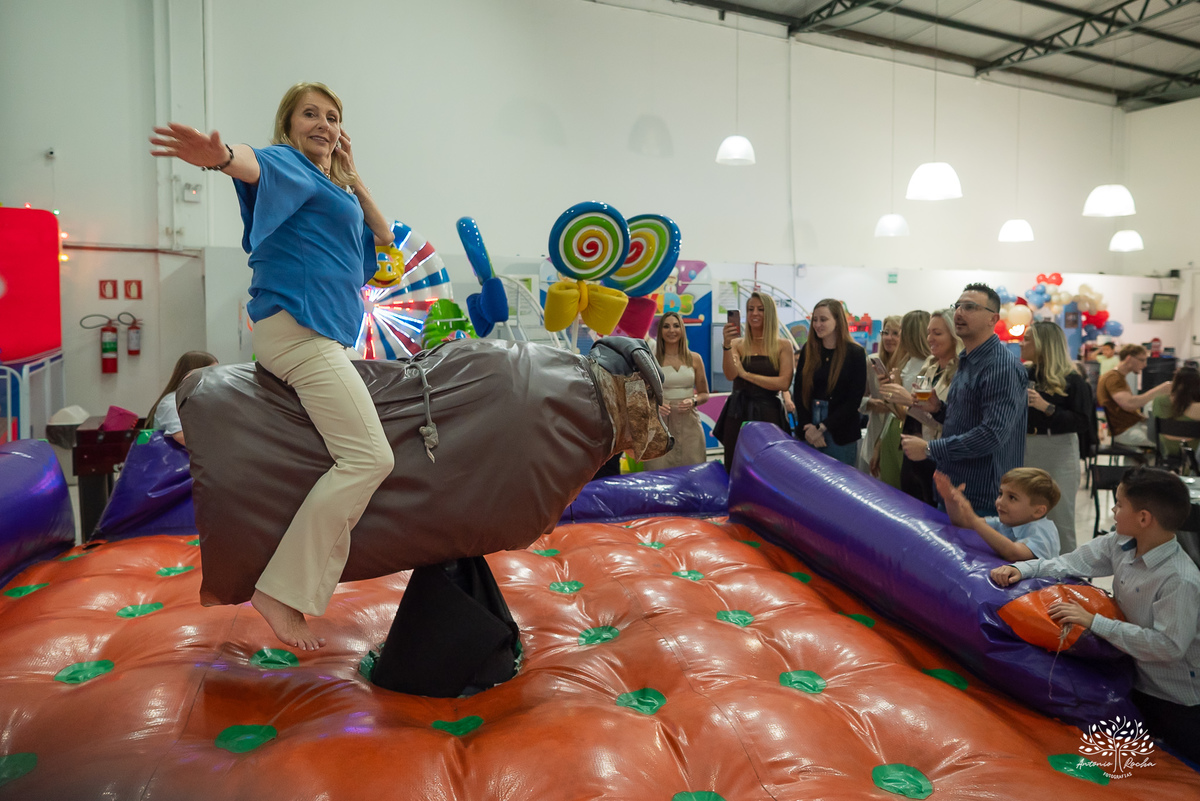fotografia-infantil - festa-infantil - fotógrafo - aniversário-6-anos - Matteo - família - carinho - memória - registro-afetivo - infância - alegria - emoção - Roxito - chuva-de-neve - Pelotas - Antonio-Rocha-Fotografias - storytelling-visual - Cliff kids
