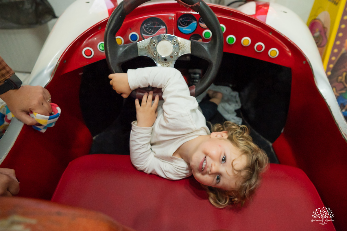 fotografia-infantil - festa-infantil - fotógrafo - aniversário-6-anos - Matteo - família - carinho - memória - registro-afetivo - infância - alegria - emoção - Roxito - chuva-de-neve - Pelotas - Antonio-Rocha-Fotografias - storytelling-visual - Cliff kids