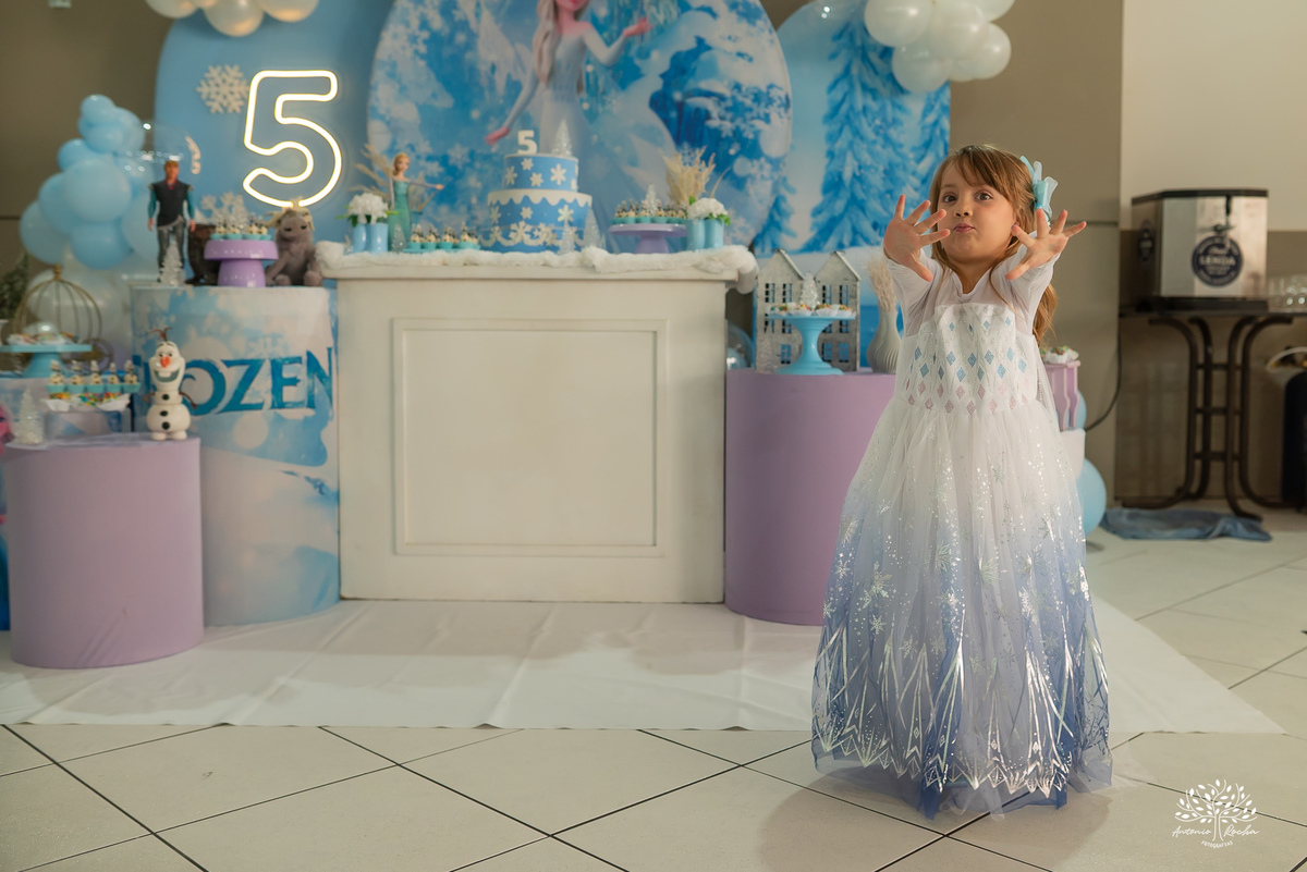 espontânea – parabéns – show do parabéns – doces – personalidade – cliques autênticos – fotografo infantil – antonio rocha fotografias – pelotas – tio guigui - princesa disney - olaf