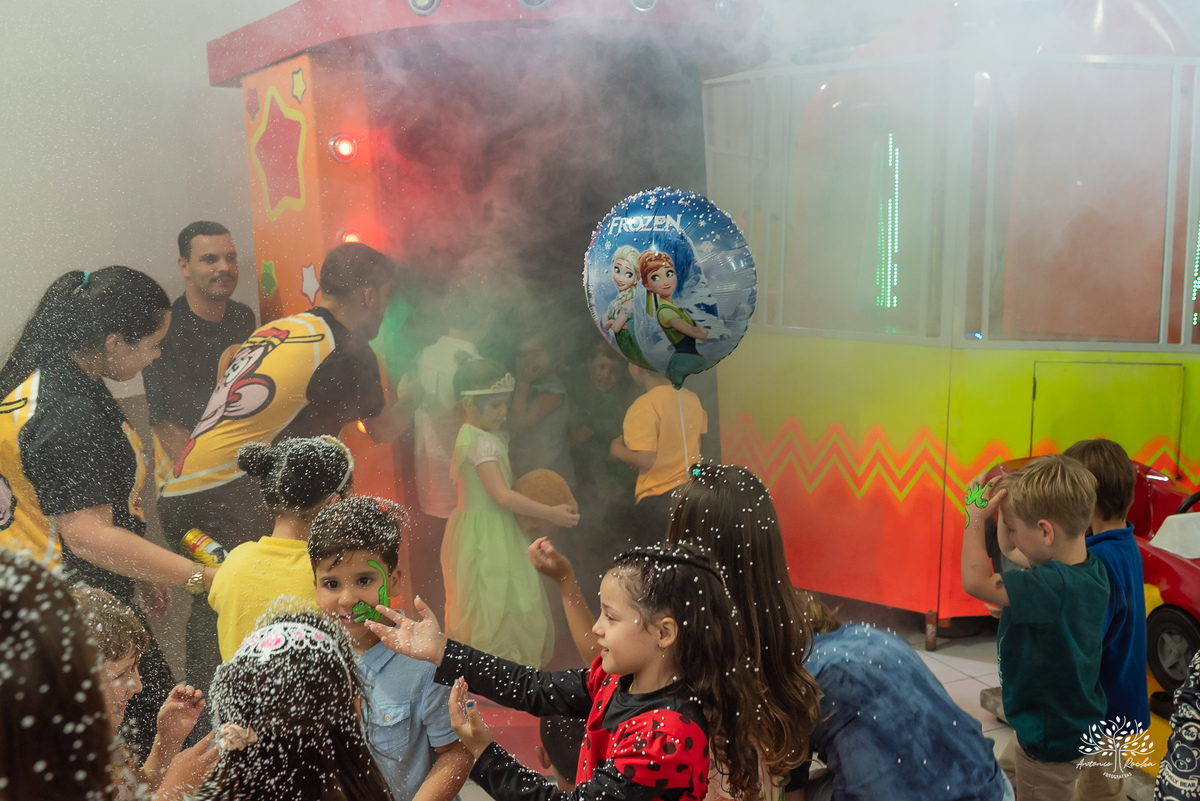 espontânea – parabéns – show do parabéns – doces – personalidade – cliques autênticos – fotografo infantil – antonio rocha fotografias – pelotas – tio guigui - princesa disney - olaf