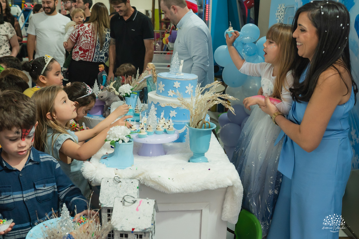 espontânea – parabéns – show do parabéns – doces – personalidade – cliques autênticos – fotografo infantil – antonio rocha fotografias – pelotas – tio guigui - princesa disney - olaf