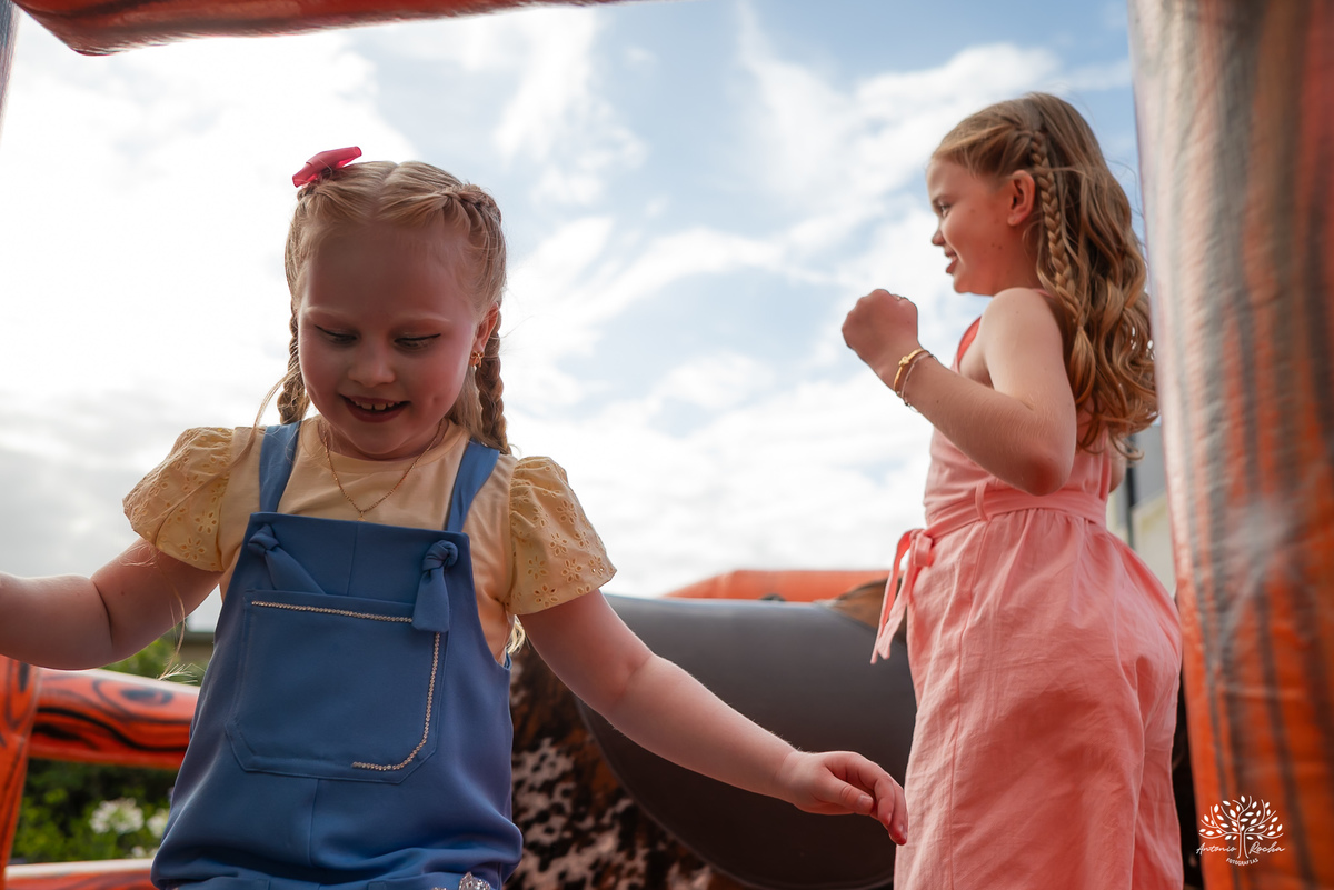 festa infantil - aniversário criança - fotografia infantil - hello kitty - animador roxito-chuva de neve- fotógrafo de festas – Salão Veredas – barraquinhas de kreps – diver kids – buffet de barraquinhas – Pelotas - música ao vivo - doces personalizados