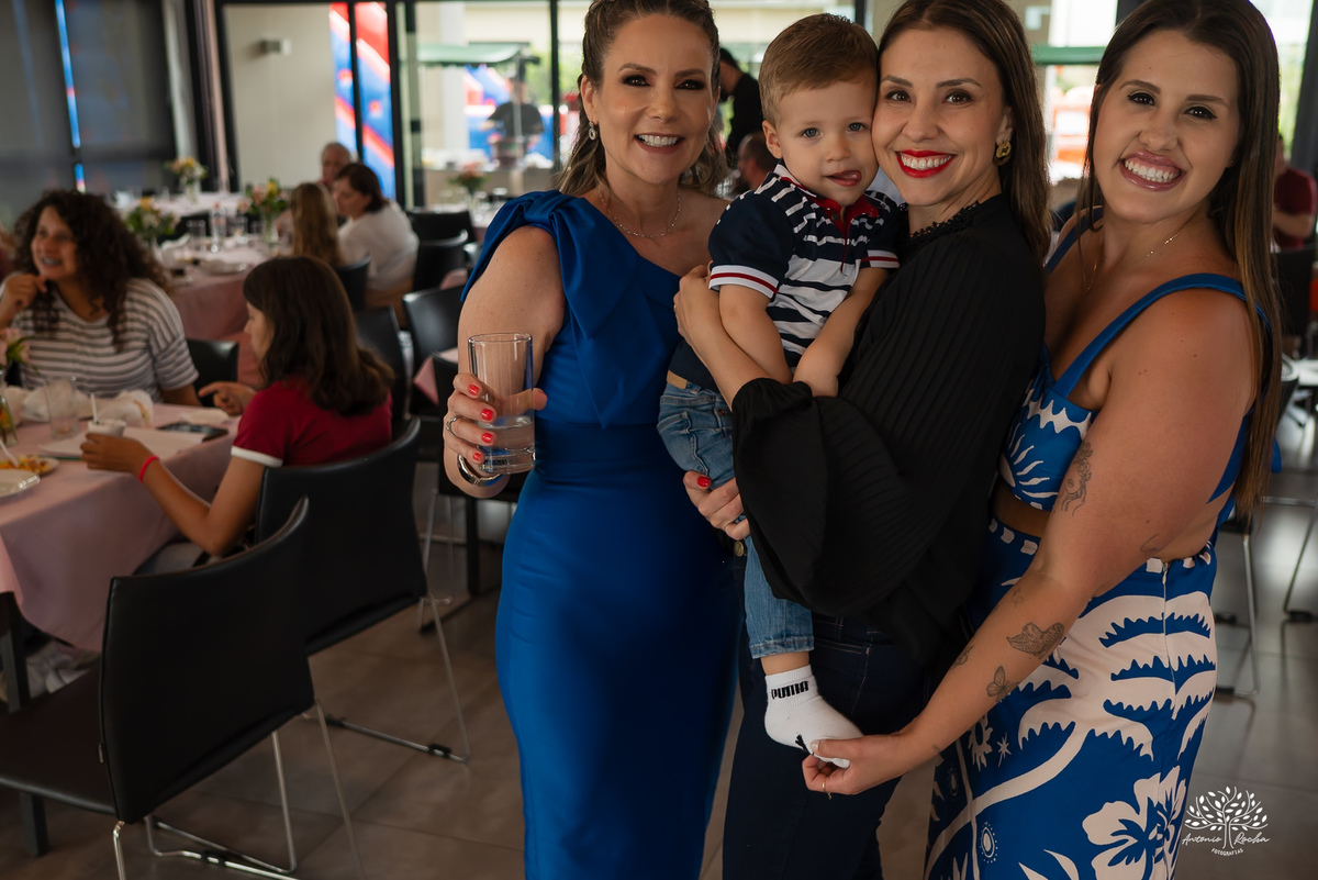 festa infantil - aniversário criança - fotografia infantil - hello kitty - animador roxito-chuva de neve- fotógrafo de festas – Salão Veredas – barraquinhas de kreps – diver kids – buffet de barraquinhas – Pelotas - música ao vivo - doces personalizados