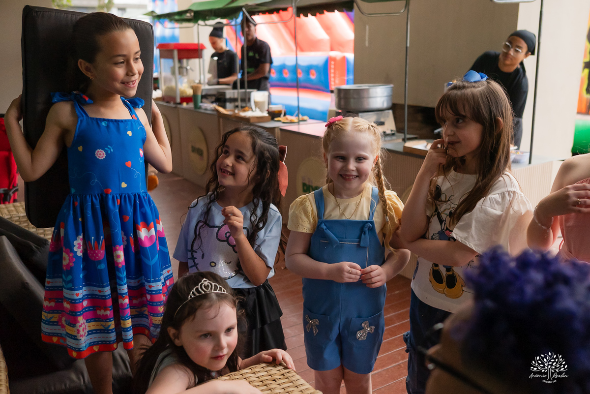 festa infantil - aniversário criança - fotografia infantil - hello kitty - animador roxito-chuva de neve- fotógrafo de festas – Salão Veredas – barraquinhas de kreps – diver kids – buffet de barraquinhas – Pelotas - música ao vivo - doces personalizados