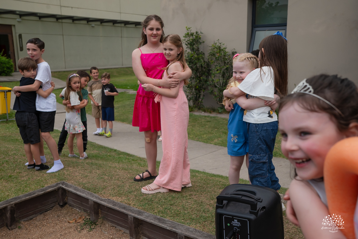 festa infantil - aniversário criança - fotografia infantil - hello kitty - animador roxito-chuva de neve- fotógrafo de festas – Salão Veredas – barraquinhas de kreps – diver kids – buffet de barraquinhas – Pelotas - música ao vivo - doces personalizados