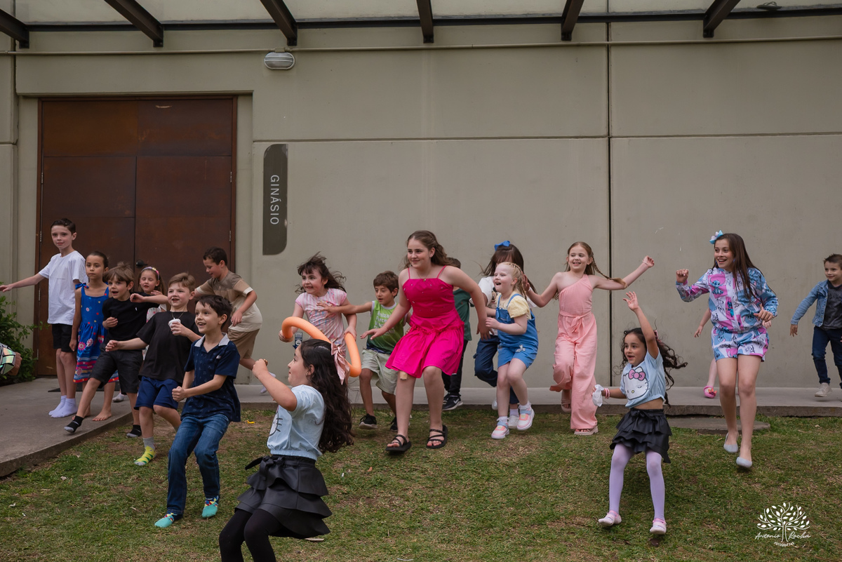 festa infantil - aniversário criança - fotografia infantil - hello kitty - animador roxito-chuva de neve- fotógrafo de festas – Salão Veredas – barraquinhas de kreps – diver kids – buffet de barraquinhas – Pelotas - música ao vivo - doces personalizados