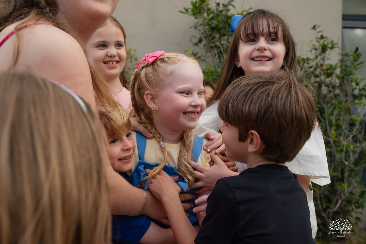 festa infantil - aniversário criança - fotografia infantil - hello kitty - animador roxito-chuva de neve- fotógrafo de festas – Salão Veredas – barraquinhas de kreps – diver kids – buffet de barraquinhas – Pelotas - música ao vivo - doces personalizados