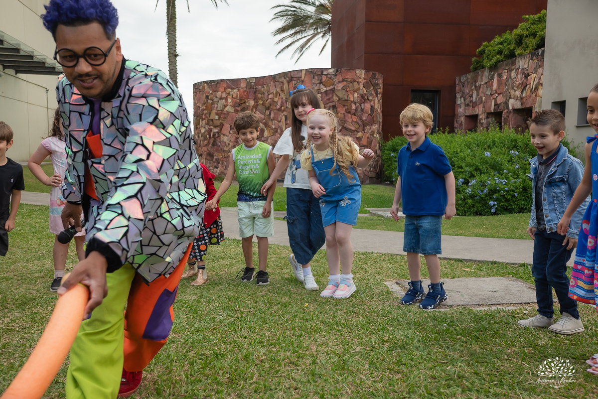 festa infantil - aniversário criança - fotografia infantil - hello kitty - animador roxito-chuva de neve- fotógrafo de festas – Salão Veredas – barraquinhas de kreps – diver kids – buffet de barraquinhas – Pelotas - música ao vivo - doces personalizados