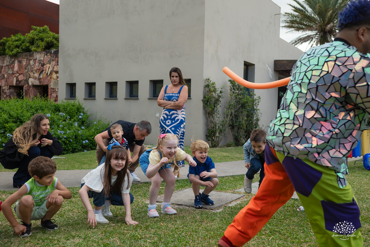 festa infantil - aniversário criança - fotografia infantil - hello kitty - animador roxito-chuva de neve- fotógrafo de festas – Salão Veredas – barraquinhas de kreps – diver kids – buffet de barraquinhas – Pelotas - música ao vivo - doces personalizados