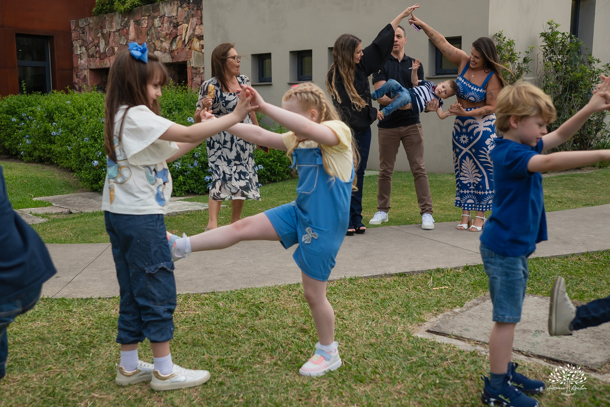 festa infantil - aniversário criança - fotografia infantil - hello kitty - animador roxito-chuva de neve- fotógrafo de festas – Salão Veredas – barraquinhas de kreps – diver kids – buffet de barraquinhas – Pelotas - música ao vivo - doces personalizados