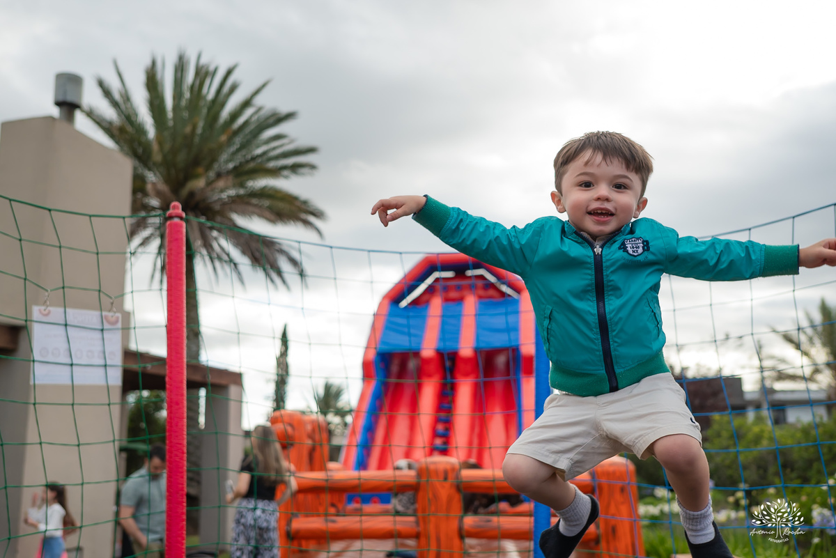 festa infantil - aniversário criança - fotografia infantil - hello kitty - animador roxito-chuva de neve- fotógrafo de festas – Salão Veredas – barraquinhas de kreps – diver kids – buffet de barraquinhas – Pelotas - música ao vivo - doces personalizados