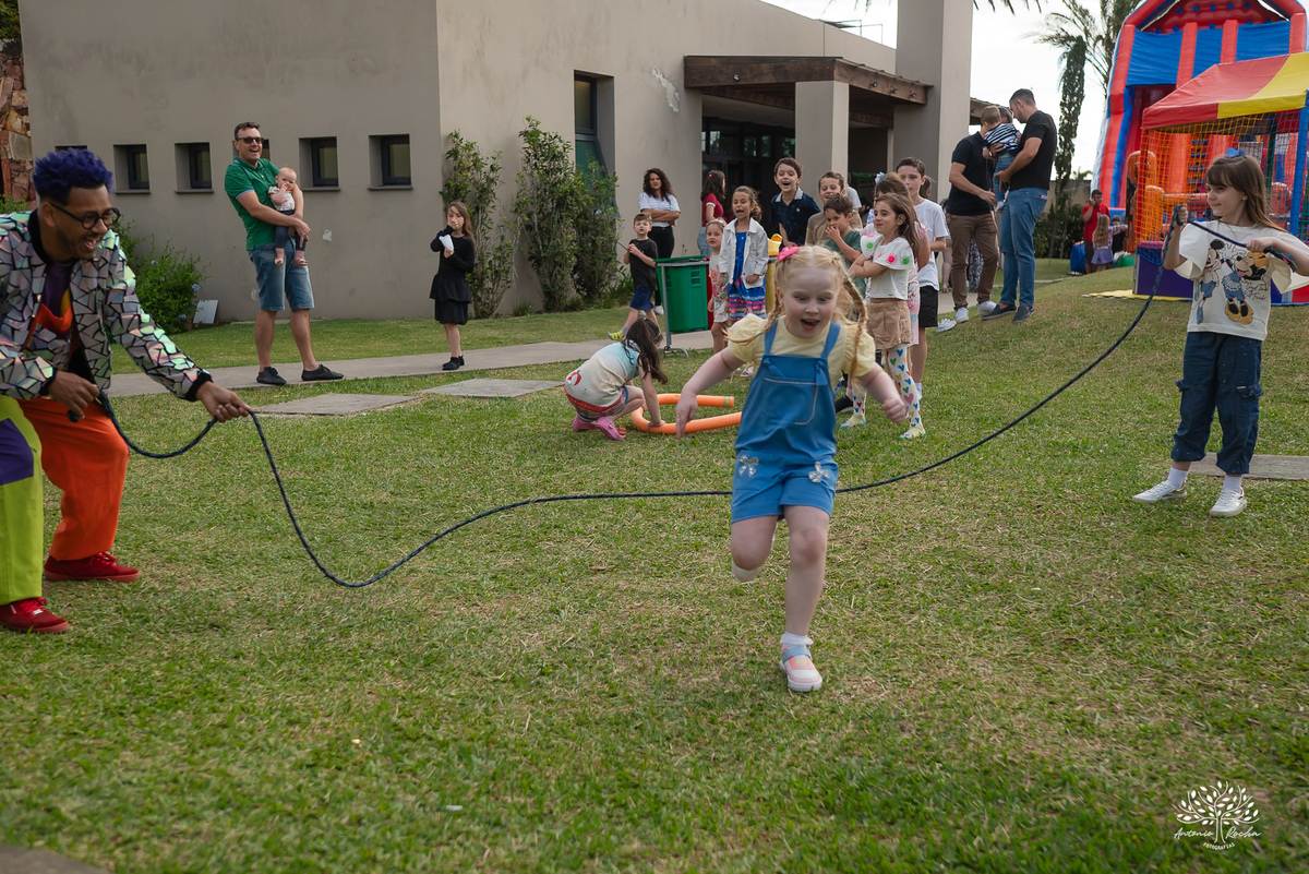 festa infantil - aniversário criança - fotografia infantil - hello kitty - animador roxito-chuva de neve- fotógrafo de festas – Salão Veredas – barraquinhas de kreps – diver kids – buffet de barraquinhas – Pelotas - música ao vivo - doces personalizados