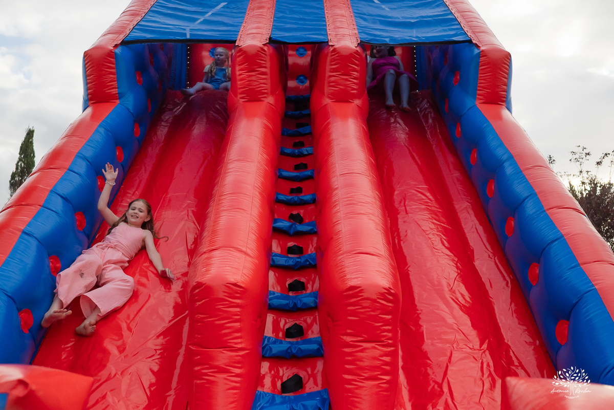 festa infantil - aniversário criança - fotografia infantil - hello kitty - animador roxito-chuva de neve- fotógrafo de festas – Salão Veredas – barraquinhas de kreps – diver kids – buffet de barraquinhas – Pelotas - música ao vivo - doces personalizados