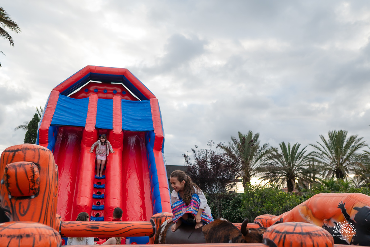 festa infantil - aniversário criança - fotografia infantil - hello kitty - animador roxito-chuva de neve- fotógrafo de festas – Salão Veredas – barraquinhas de kreps – diver kids – buffet de barraquinhas – Pelotas - música ao vivo - doces personalizados