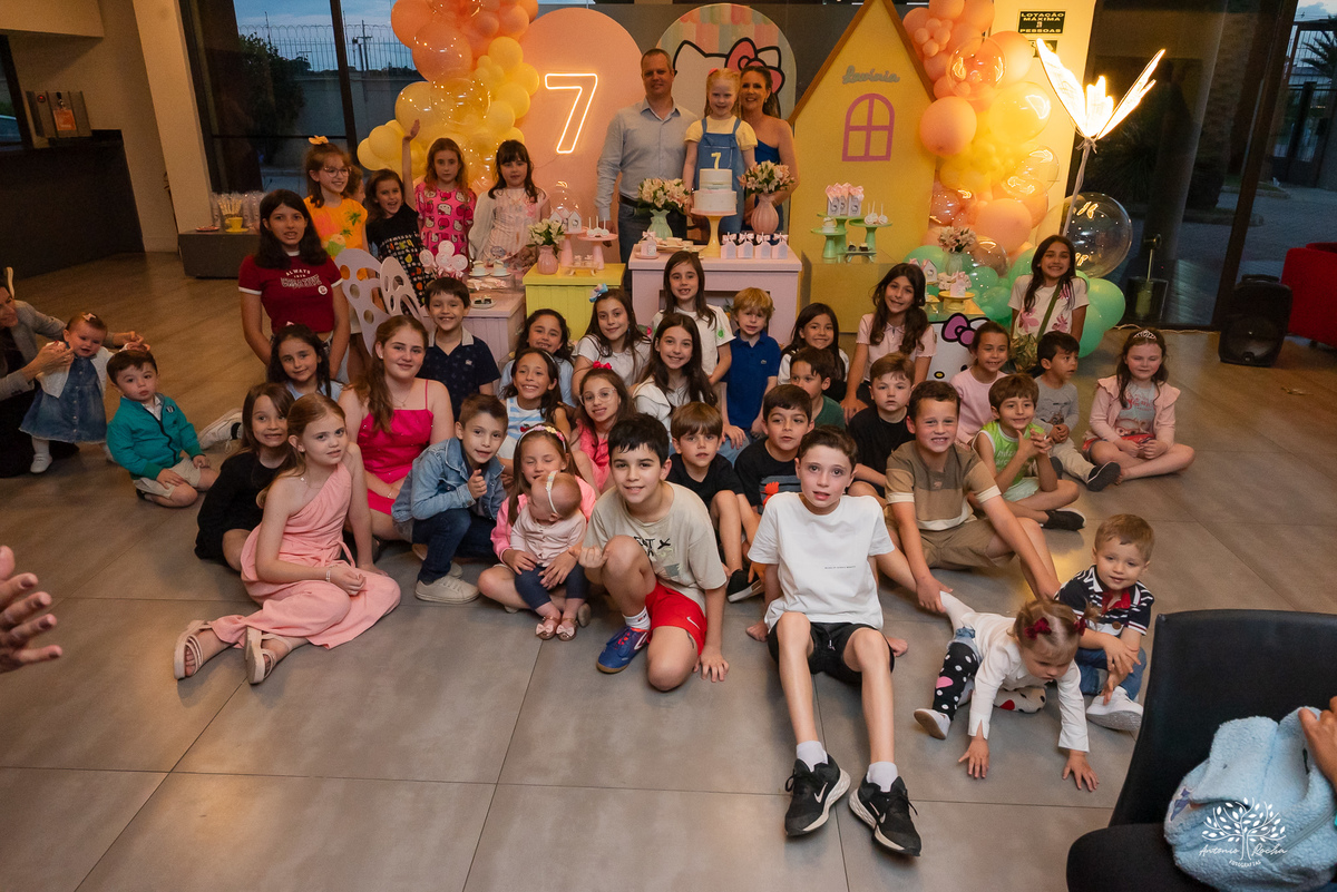 festa infantil - aniversário criança - fotografia infantil - hello kitty - animador roxito-chuva de neve- fotógrafo de festas – Salão Veredas – barraquinhas de kreps – diver kids – buffet de barraquinhas – Pelotas - música ao vivo - doces personalizados