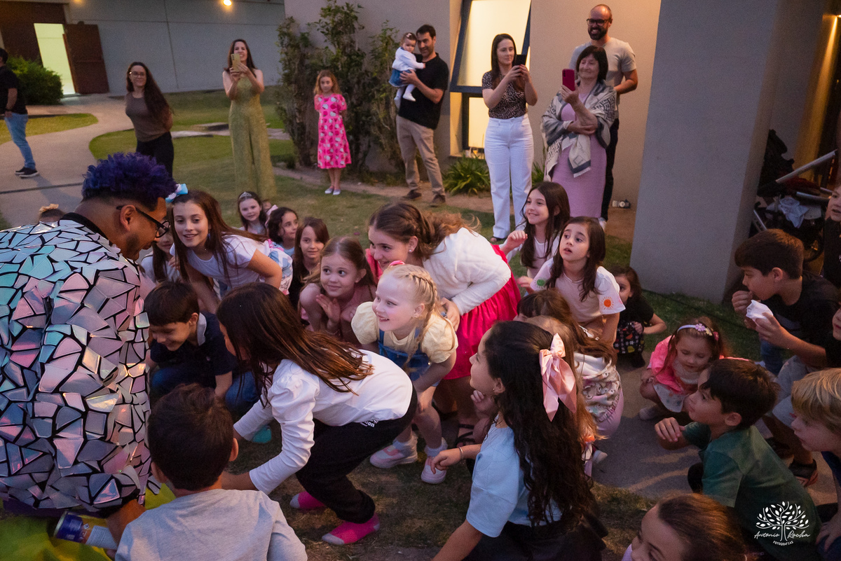 festa infantil - aniversário criança - fotografia infantil - hello kitty - animador roxito-chuva de neve- fotógrafo de festas – Salão Veredas – barraquinhas de kreps – diver kids – buffet de barraquinhas – Pelotas - música ao vivo - doces personalizados