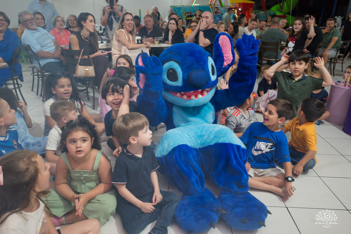 aniversário infantil - fotógrafo de criança - fotografia infantil - fotógrafo em Pelotas - festa de criança - ensaio infantil - dia de princesa - fotografia de família - Mr Pateta - Stitch - Antonio Rocha Fotografias - Tio Guigui - Show do Parabéns